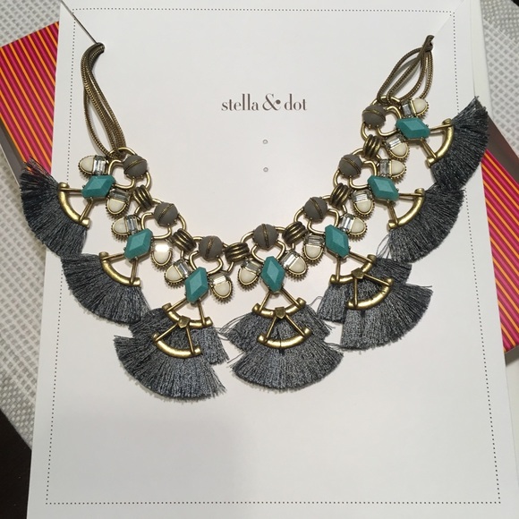 Stella and Dot Lotus Tassel necklace - Picture 2 of 3